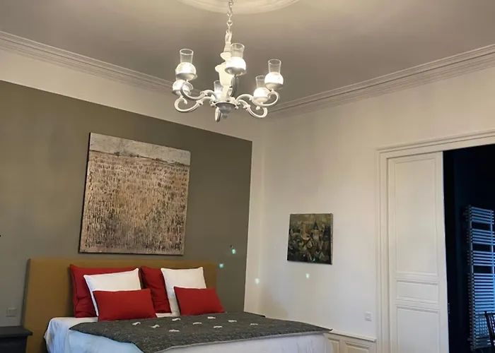 Le Murier De לינה וארוחת בוקר