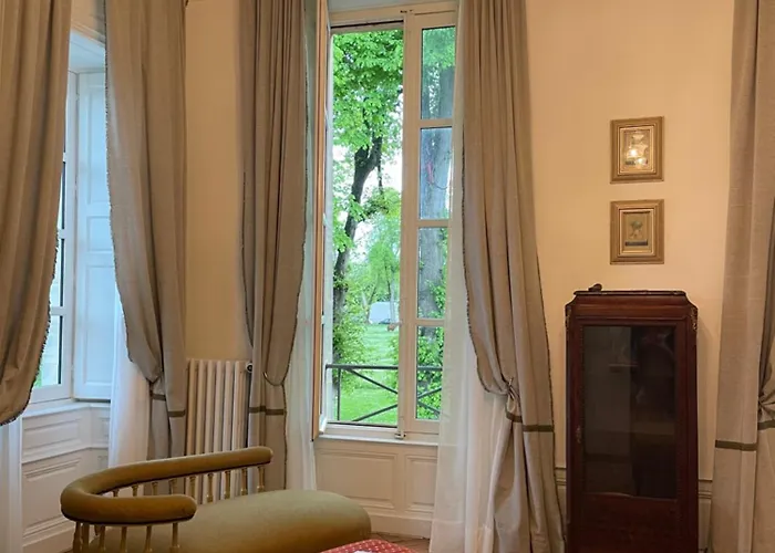 Le Murier De לינה וארוחת בוקר