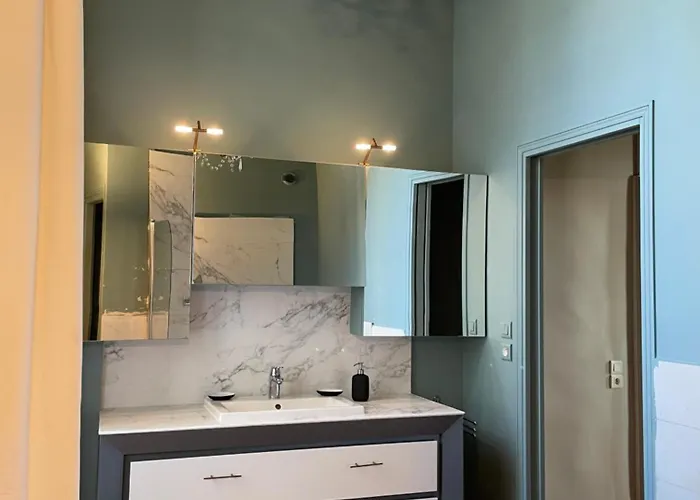 Le Murier De לינה וארוחת בוקר